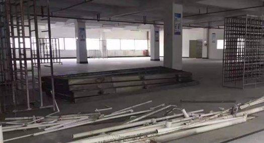 凤岗原房东厂房出租楼上2056平交通方便 好招工