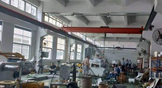 凤岗雁田一楼高6米厂房出租1080平带牛角 行车免费用