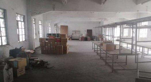 凤岗油甘埔现成装修标准货梯厂房600平方，形象很好