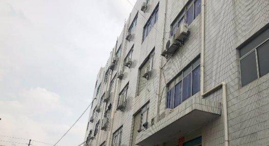 凤岗镇浸校塘楼上现成水电齐全厂房出租730平