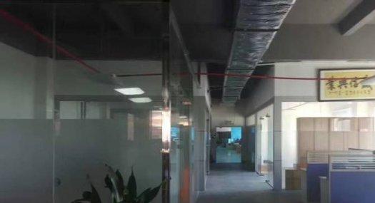 雁田新空出四楼1200平，带装修办公室水电，好招工