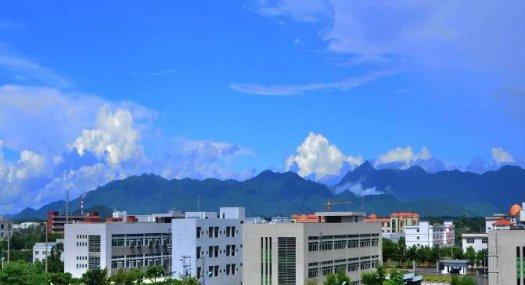 东莞市清溪镇４０００平米五楼厂房出租（专租电池厂）