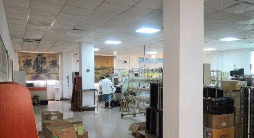 凤岗雁田布心出租楼上带装修厂房1200现成办公室