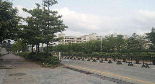 东莞市凤岗镇８５００平米五楼厂房出租（专租电池厂）