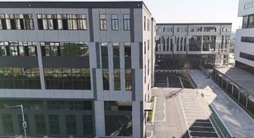 佛山顺德 勒流港口路与东业路交汇处1560000㎡ 厂房出售层高7.9米 跨度24米 配电70KVA 独院天车5吨 可环评