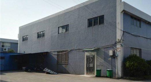 金山大道旁工业园区，500方起分租，中间无柱砖墙形象靓