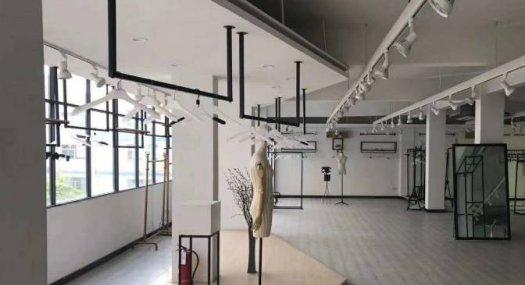 广州白云 广州白云30000㎡ 厂房租售层高10米 跨度30米 柱距20米 配电630KVA 独院 可环评 可分租