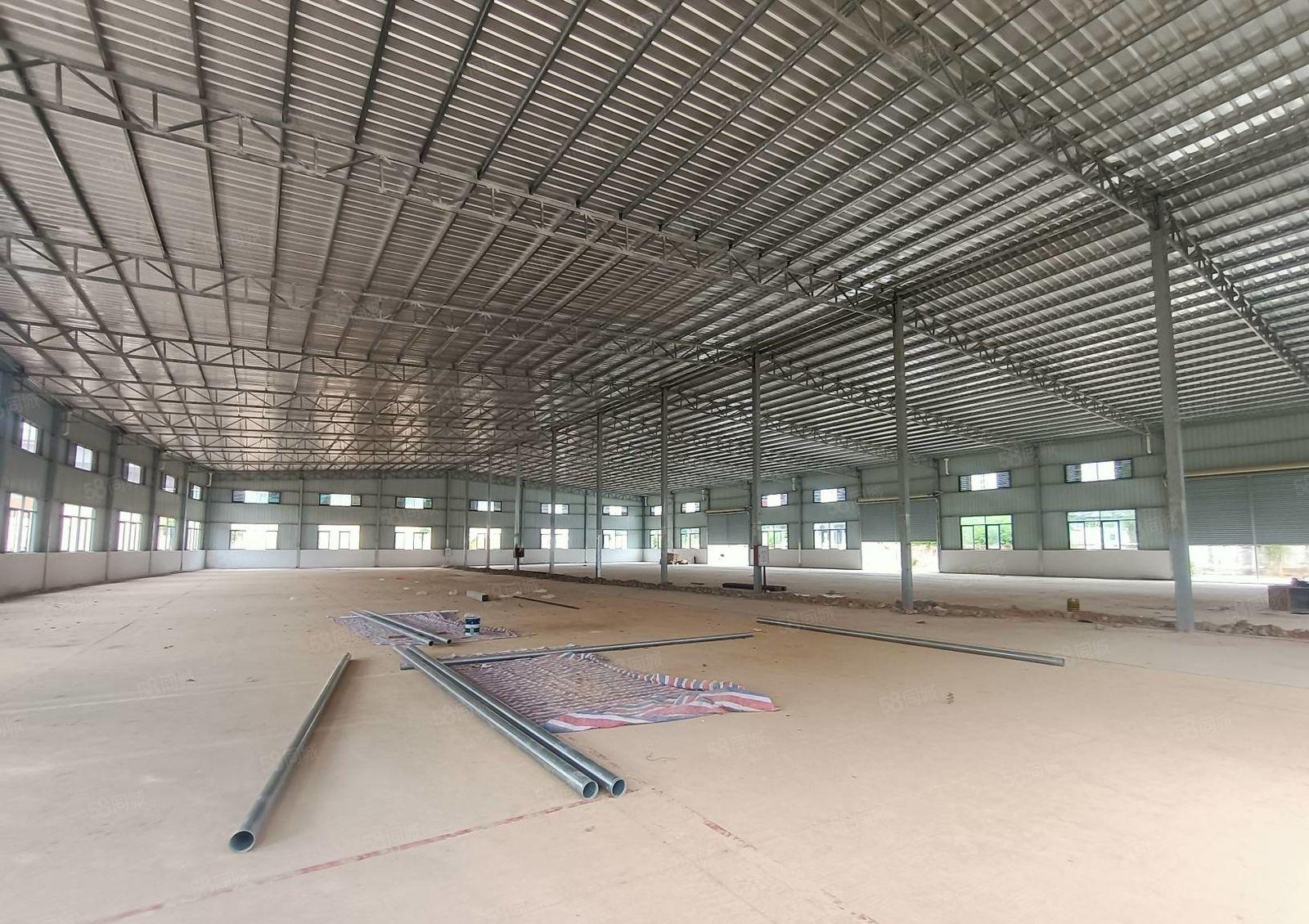 独门独院单一层红本钢构4500平方，滴水8米，空地3000平