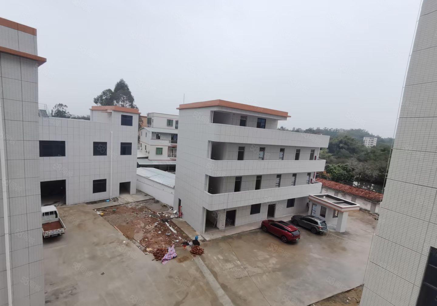 水口龙湖大道旁全新半独院三层厂房3727平方出租，形象好