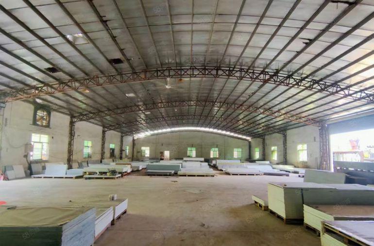 河南岸四环路附近一楼500平，可进17米挂车，有三厢电