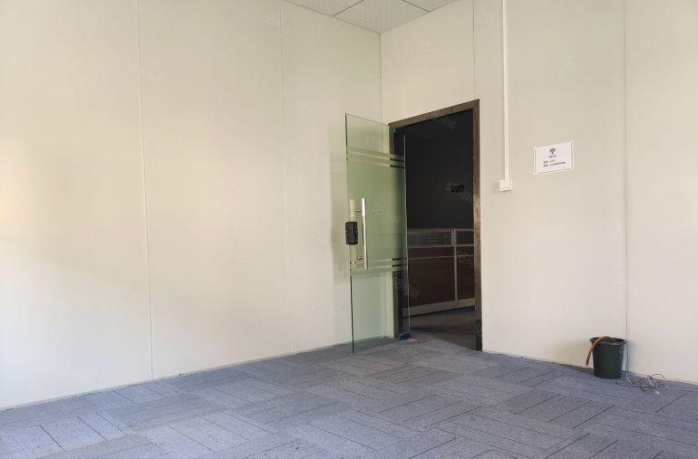 惠城区马安镇新湖工业区2500平5楼精装修办公红本厂房出租