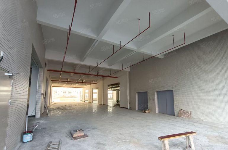 平潭全新现代厂房楼上2200平米租金10元 可分租 现成地坪