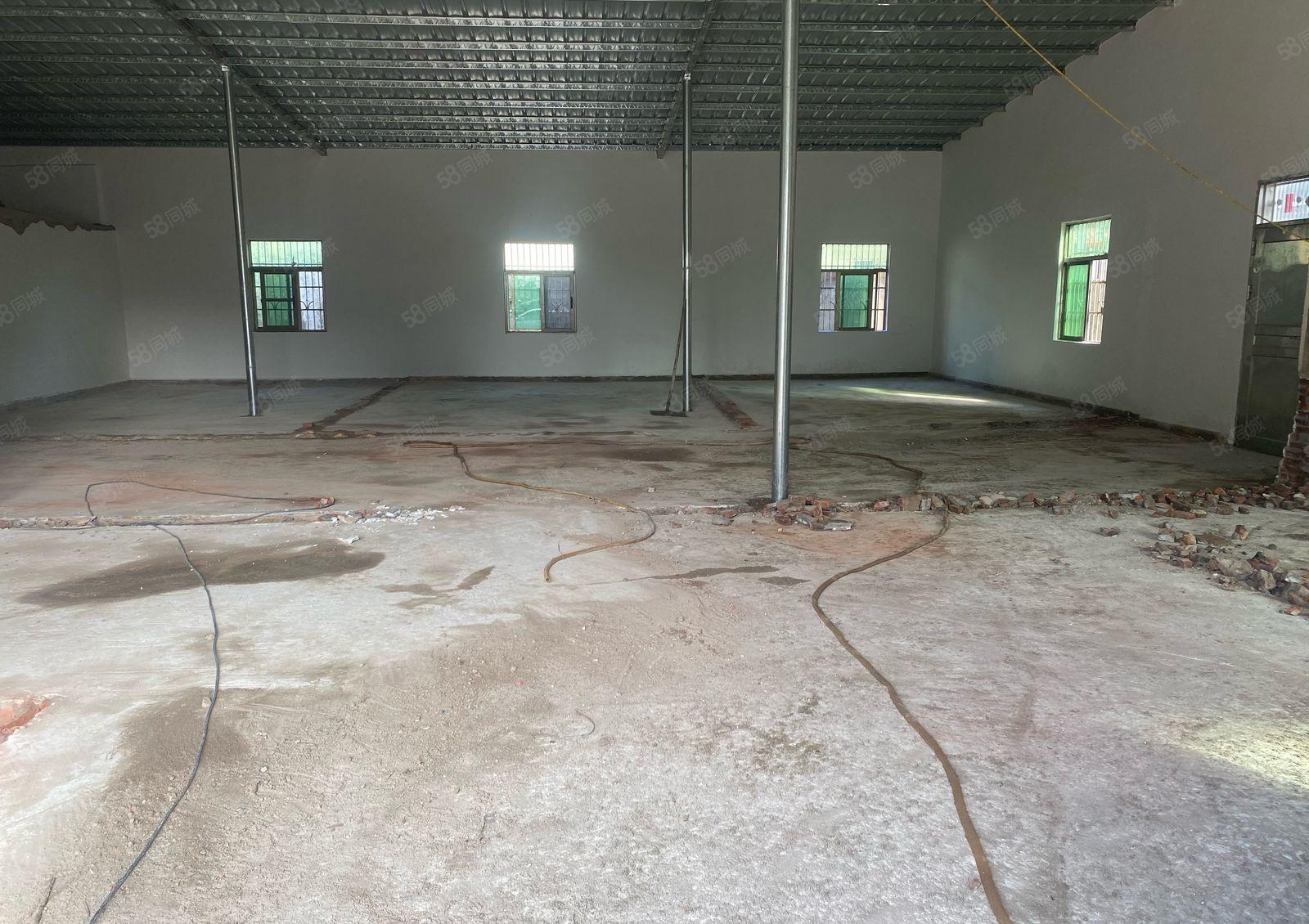 小金口金石二路附近350平方钢结构厂房出租可进9.6米大车