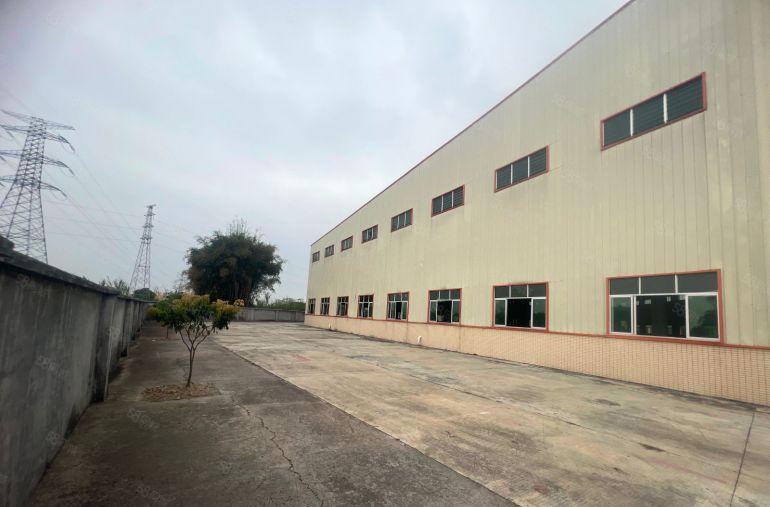 滴水11米带消防喷淋独院长度150米空地5000方。