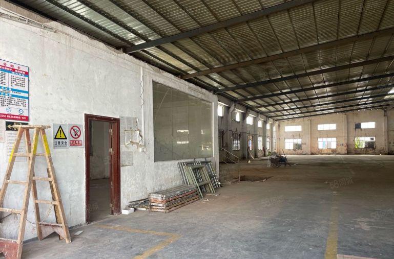 小金口单一层钢构厂房1000平低价出租，空地大，好进车