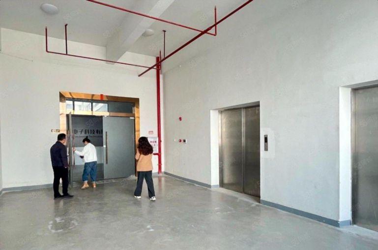 水口中心村工业园楼上1000平精装修办公室仓库厂房低价出租！