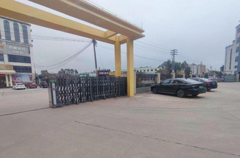 6米高带牛角位现成装修！水口2100平厂房出租，高速路口旁