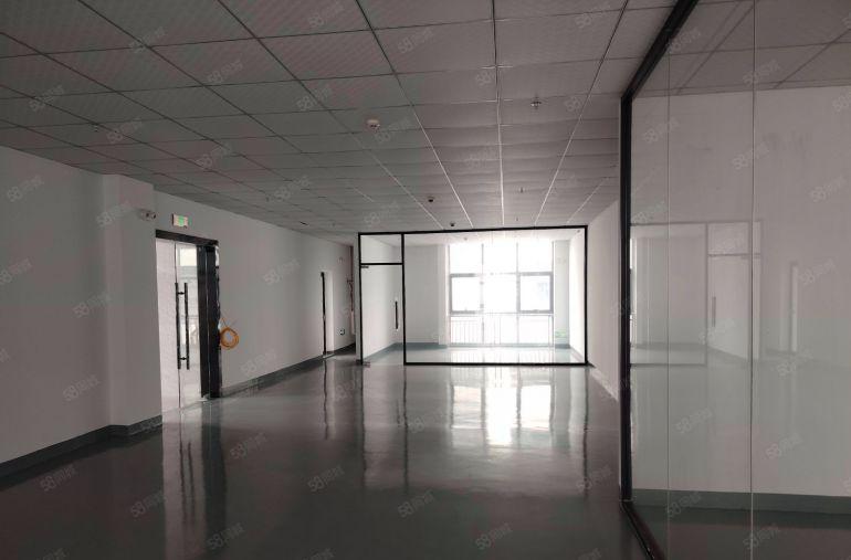 新出标准厂房送全新装修办公室车间0.3全包大小可分厂房出租