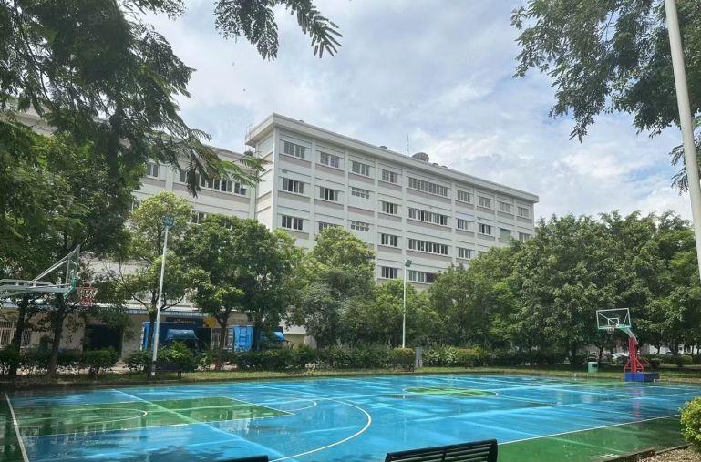 大型工业园新空出二楼6800平方 带装修地坪漆厂房招租