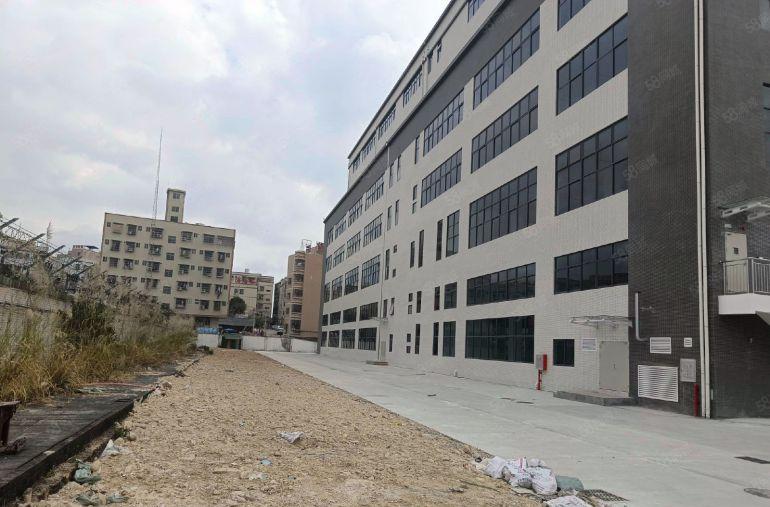 三栋数码园南区 原房东独院标准厂房约1.9万平 租金9元