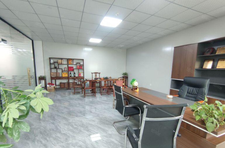 新出低价惠城水口楼上带装修厂房出租1500平方办公仓库