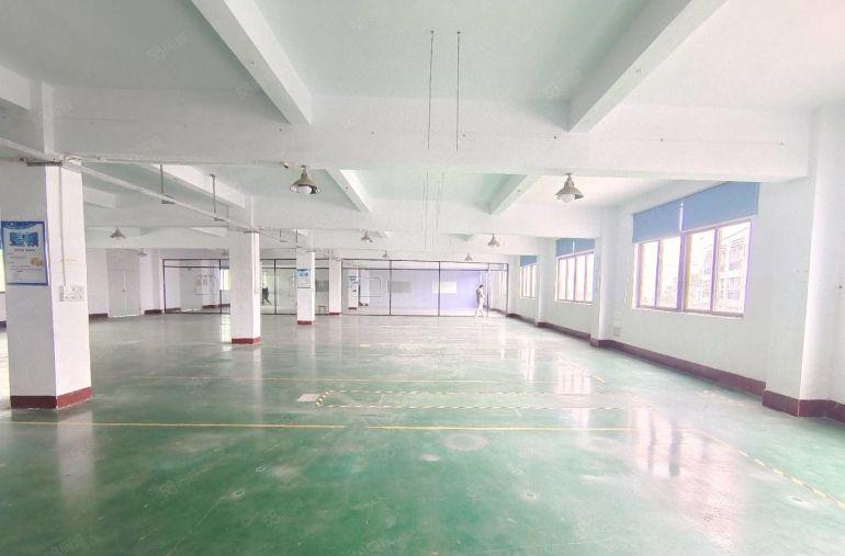 水口湖滨附近现成装修厂房，1350平，原房东厂房