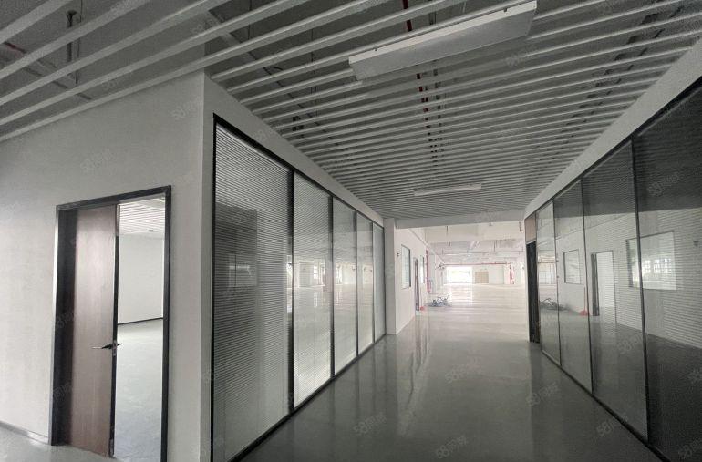 7块！免租期5个月，三栋1600平原房东带装修厂房仓库出租