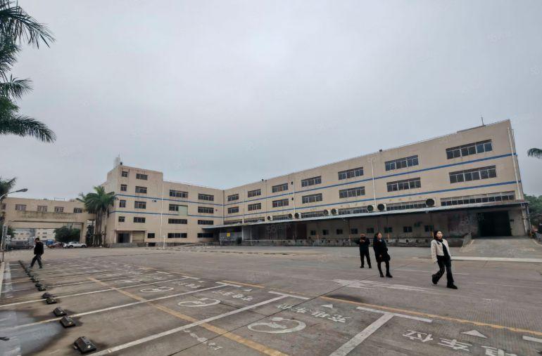 小金口原房东红本厂房实际面积出租6元.6元园区空地大可分租