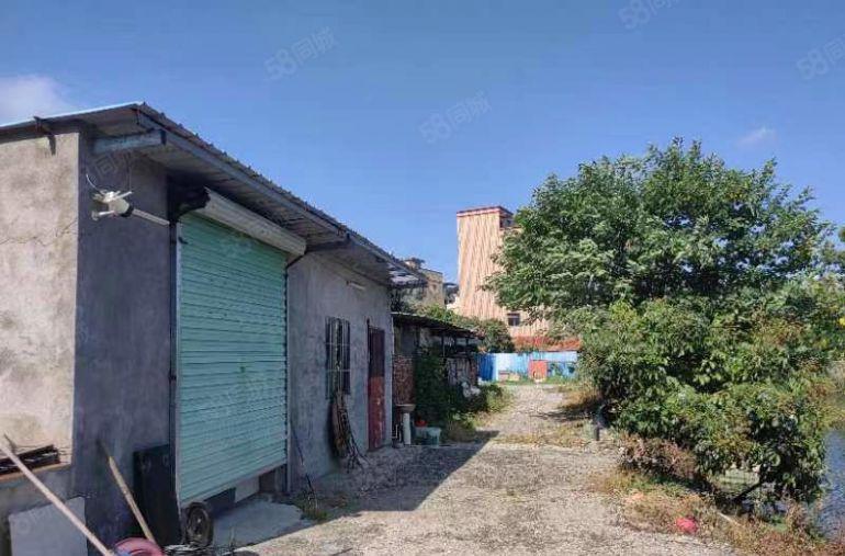 小户型厂房有2套，100平米，150平米各一套，仓库1500