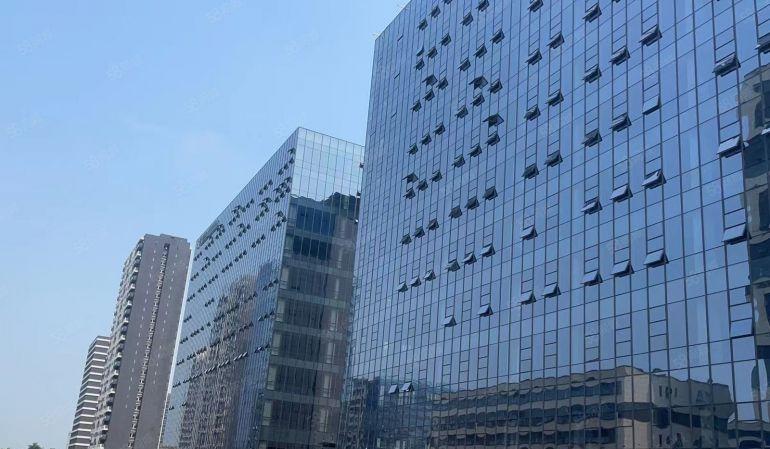 1楼10元，2楼8元，原房东实际面积出租