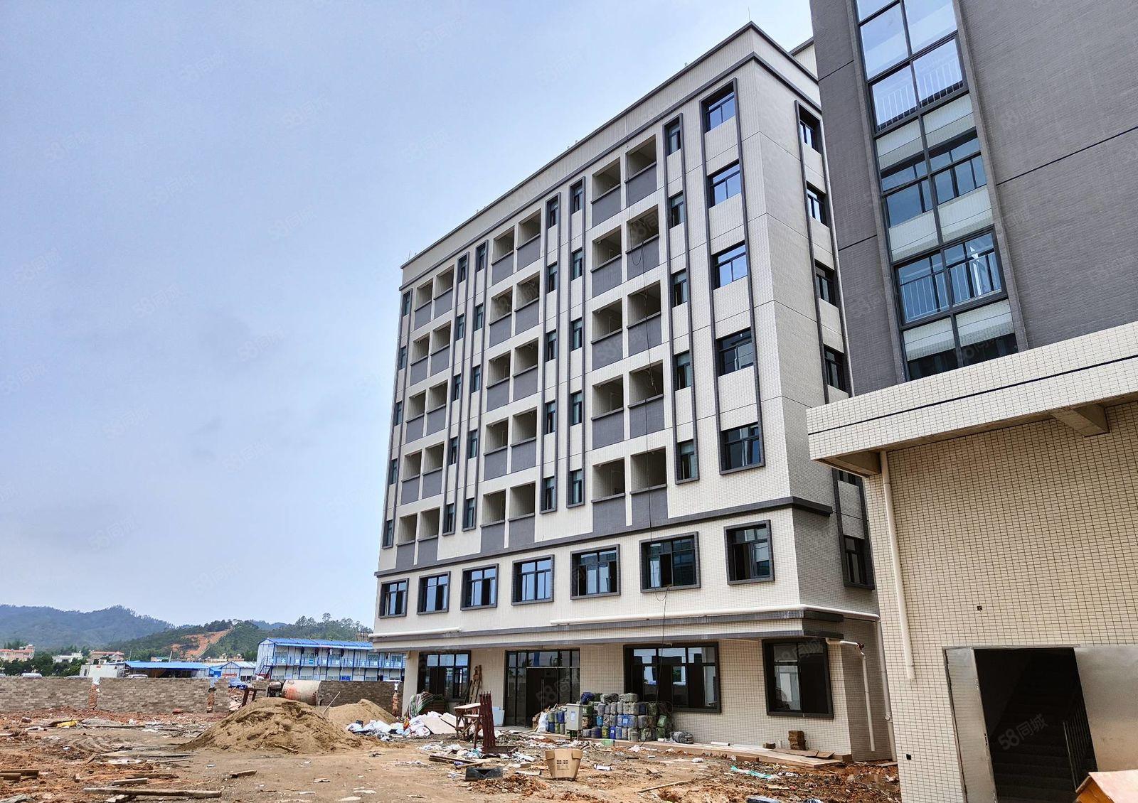 水口与龙湖大道边 标准厂房1楼1350平米出租 部分楼上