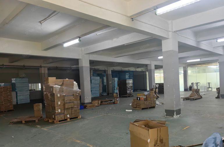 小金口独院2层800平厂房出租，有货梯，独门独院