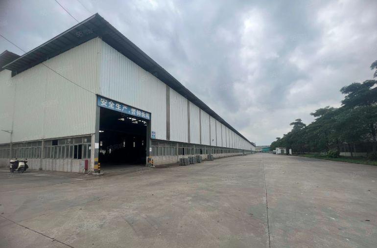 重工业滴水14米长度180米航车9部可架30吨空地1万方