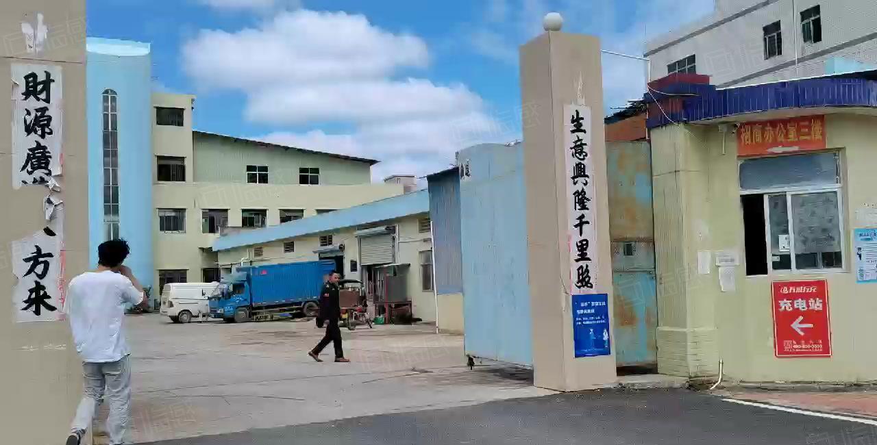 带5百平空地独门独院钢结构厂房出租，可办环评，可进拖头货车，