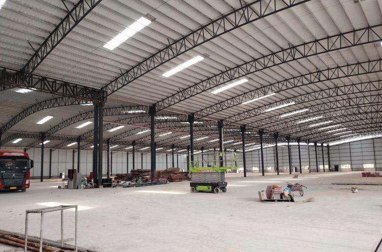 滴水14米大型钢构仓库厂房出租  独门独院  大小可分