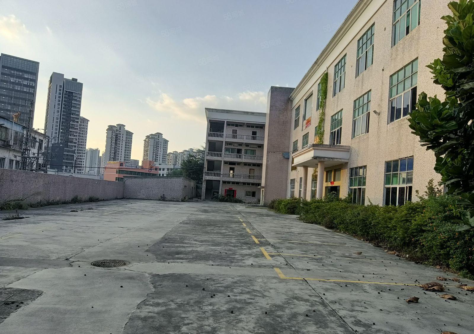 厂房出租惠阳秋长靠近深圳3500平独院厂房，原房东直租