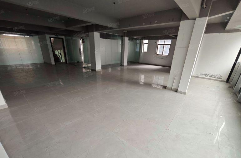 淡水彩虹城写字楼出租单层面积450平，带装修带隔间可整租分租