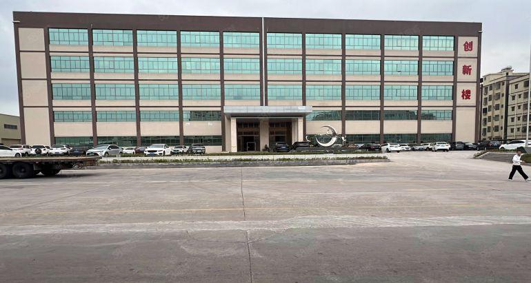 新出！镇隆4000平厂房仓库出租1楼8米带牛角可分1000平