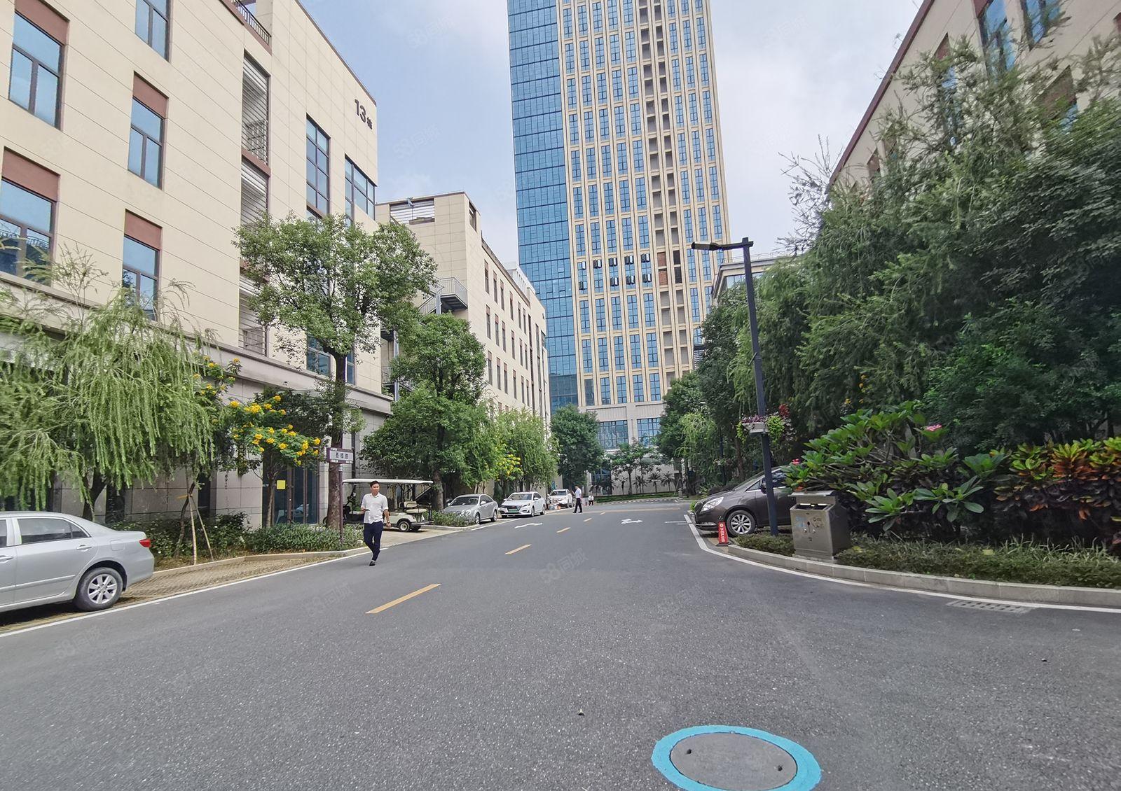 秋长白石工业区3000平厂房仓库出租精装修原房东可分租