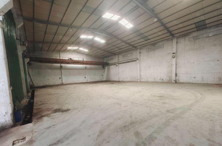 长布原房东带3吨航车大空地2000平钢构厂房仓库出租