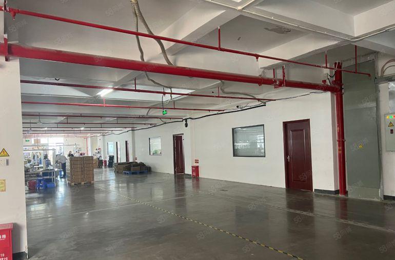 年前特价出租秋长新出厂房仓库出租现成装修隔好办公1000平