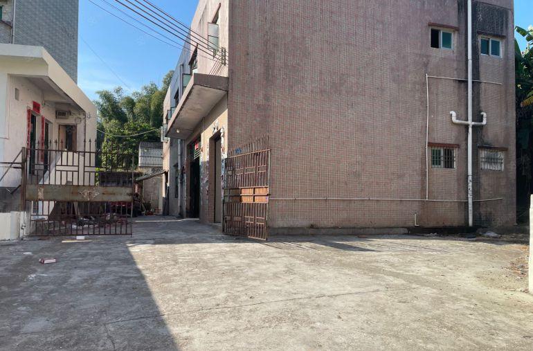 原房东经典小独院400平标准二层厂房