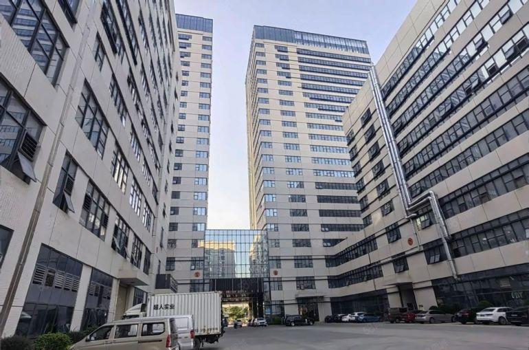 全新装修9块！靓盘3200平带5吨电梯厂房出租精装修有办公室