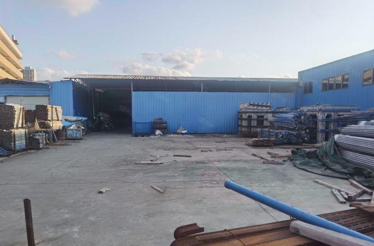 700空地500厂房，硬化地，5元靠马路边