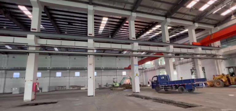 滴水12米带牛角钢构厂房5700平米可以分租原房东直接出租