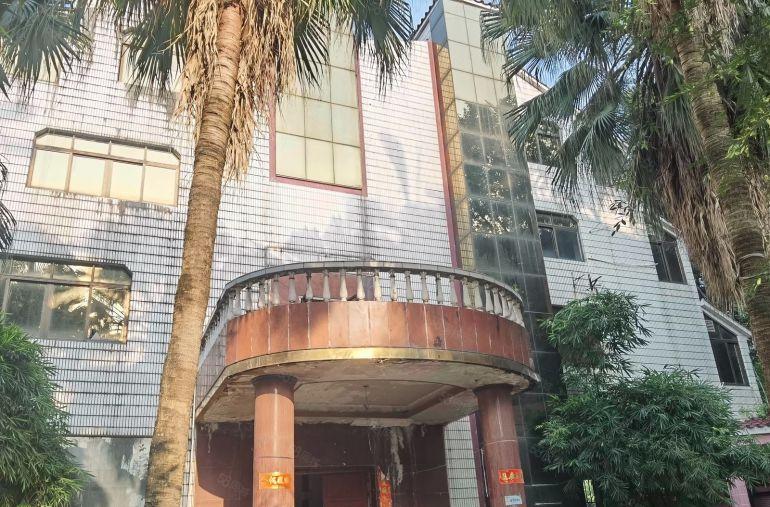 独门独院整栋别墅出租，淡水高速路口附近，便宜出租，合同期长