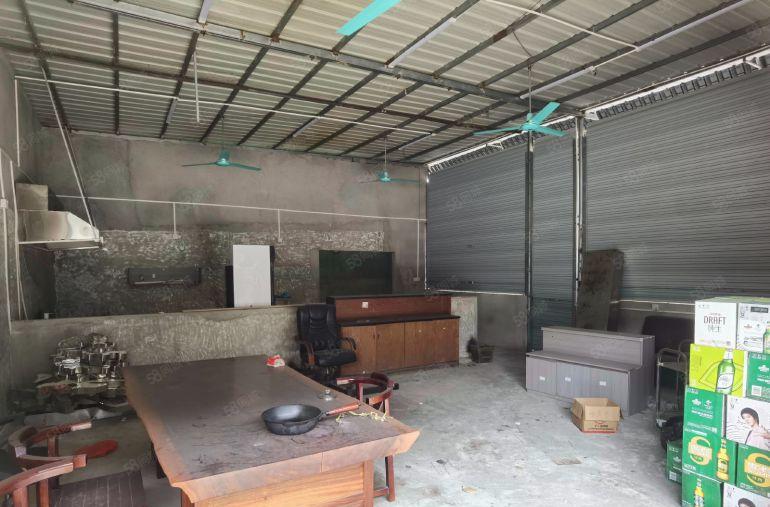 菜市场旁独院钢构加空地，可做餐饮，露营地，烧烤夜市等