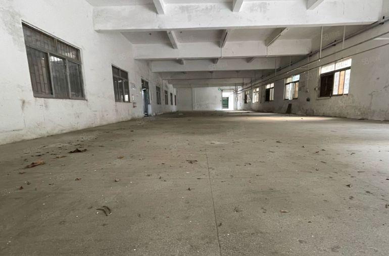 长深高速口标准独院实际7500平空地大有红本可办理环评