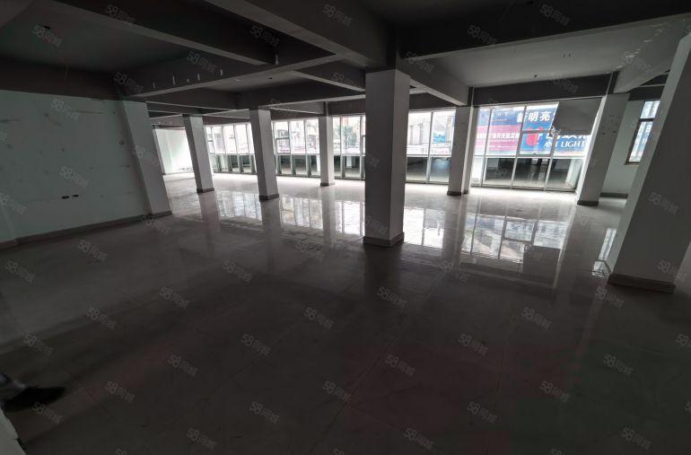 淡水彩虹城写字楼出租单层面积450平，带装修带隔间可整租分租