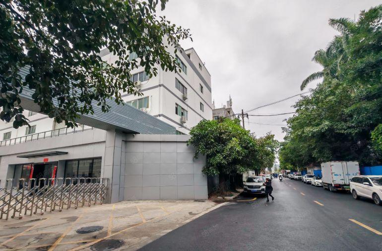 秋长原房东独院钢构厂房出租3500平带喷油喷漆环评空地大进车